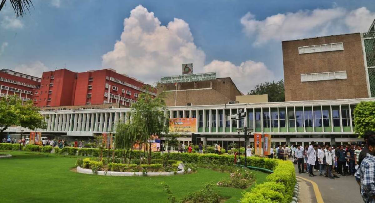 देशभर के 20 AIIMS में क्यों खाली हैं फैकल्टी के करीब एक-तिहाई पद, सरकार ने क्या कहा?