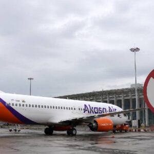 Noida जेवर Airport को बड़ा नुकसान! Akasa Air ने क्यों रद्द की उड़ानें