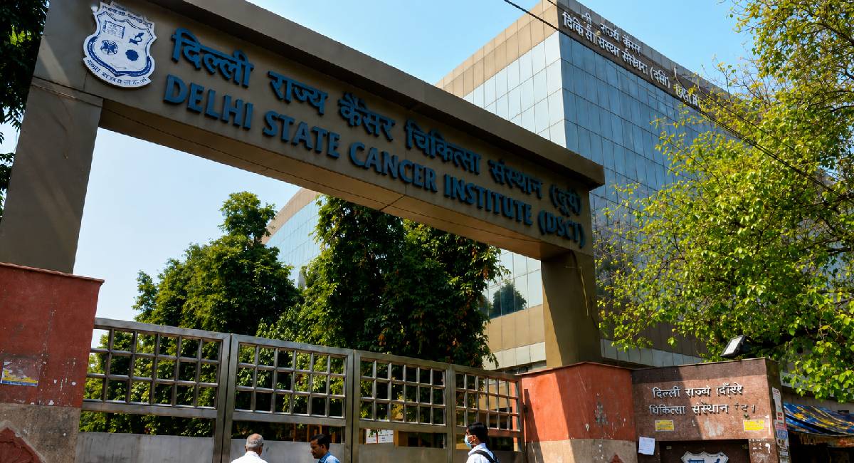 15 करोड़ की मशीन ठप, दिल्ली के Cancer Hospital में मरीज परेशान, जवाबदेही किसकी?