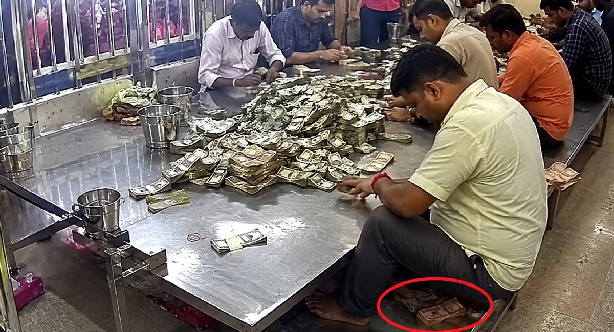 Mandir Chanda Chori: अयोध्या, बद्रीनाथ के बाद अब गुजरात में 'चढ़ावा चोरी', 3 आरोपियों के खिलाफ मामला दर्ज