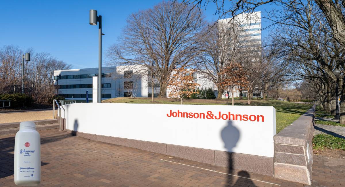 Johnson & Johnson बेबी पाउडर मामला क्या है? कंपनी क्यों दे रही 52,621 करोड़