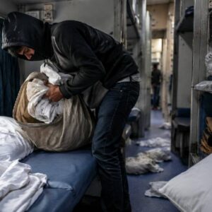 Railway Linen Theft: AC कोच से 4 साल में 1.27 करोड़ चादर चुरा ले गए चोर? तौलिए, कंबल और तकिए की संख्या भी कम नहीं