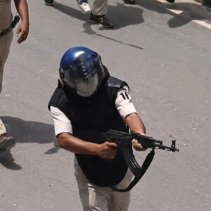 बिहार: प्रदर्शन के दौरान छात्र पर किसने चलाया AK-47, विपक्ष ने सरकार को क्यों घेरा?