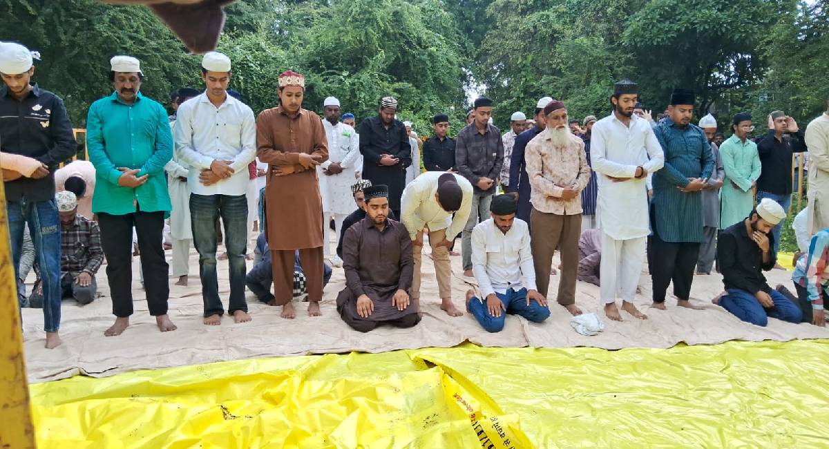 Bhojshala Namaz: सुप्रीम कोर्ट के निर्देश पर भोजशाला के पास जुम्मे की नमाज़ हुई संपन्न, ग्रामीणों ने किया था विरोध