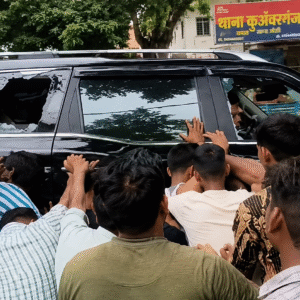 कार टकराने के बाद डॉक्टर से मारपीट