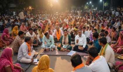 मुआवजे पर नहीं बनी बात, कलेक्ट्रेट में डटे किसान