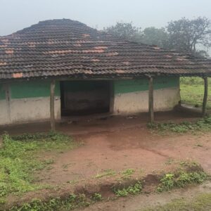 Tamia School News: दो महीने से कच्चे मकान में Primary School, बच्चों को स्थायी भवन कब मिलेगा?