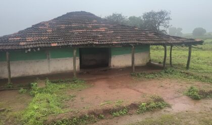 Tamia School News: दो महीने से कच्चे मकान में Primary School, बच्चों को स्थायी भवन कब मिलेगा?