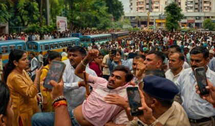 Surat में Textile Workers का गुस्सा फिर क्यों फूटा? 8 घंटे की Shift, Sunday Off और समय पर Salary की मांग